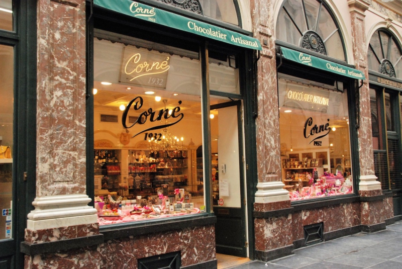 ecommerce-ST CEZAIRE SUR SIAGNE-min_chocolate_chocolaterie_shop_luxury_chic_gallery_brussels_belgium-558146